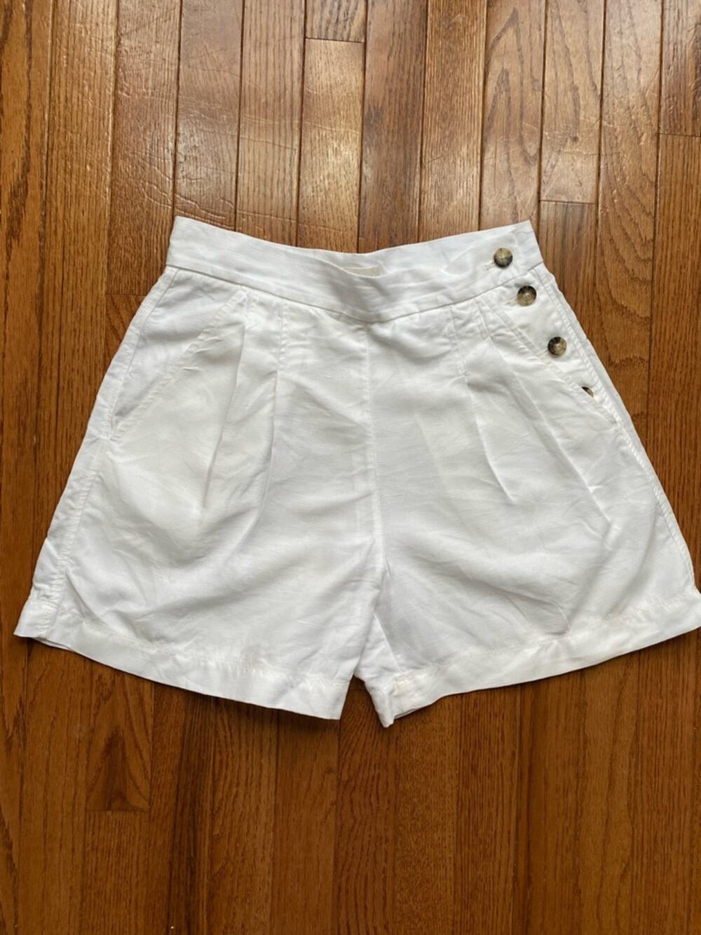 Aritzia Wilfred $99 Ivory Victoria Lyocell Linen Side Button Pleated Short 6 EUC